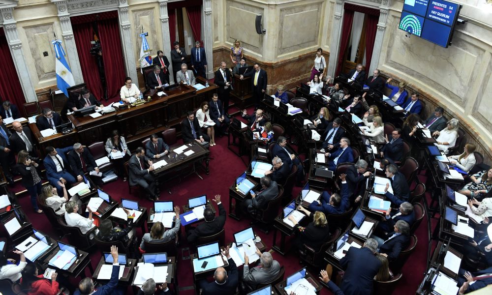 El Senado volverá a sesionar el jueves con una doble convocatoria. El Senado volverá a sesionar el jueves con una doble convocatoria.