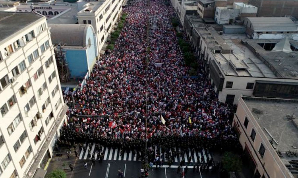 Perú: Siguen las protestas a pesar de los anuncios del Gobierno.