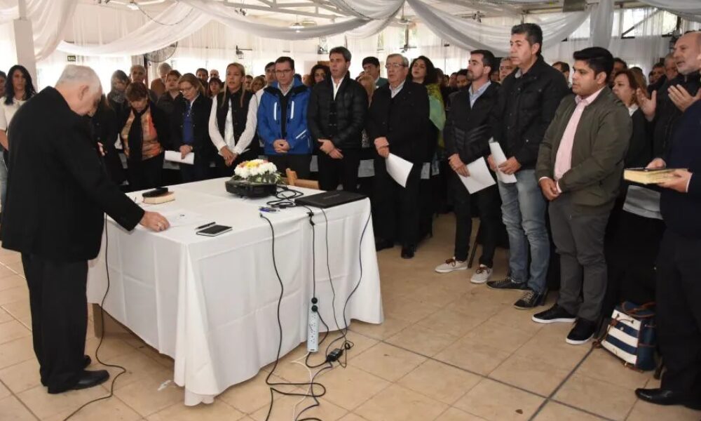 La Iglesia vuelve a reunir a políticos y dirigentes en un retiro. La Iglesia vuelve a reunir a políticos y dirigentes en un retiro.