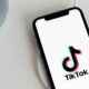 TikTok se consolida como una de las principales fuentes de información en América Latina