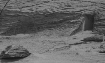 ¿Una ‘puerta’ para extraterrestres? Científicos explican la extraña foto de Marte tomada por la NASA.￼￼