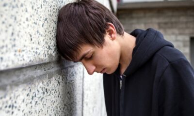 Científicos aseguran que una buena alimentación ayuda a combatir la depresión en hombres jóvenes.