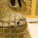 Estudio revela por qué los mayas se incrustaban piedras preciosas en los dientes.￼￼