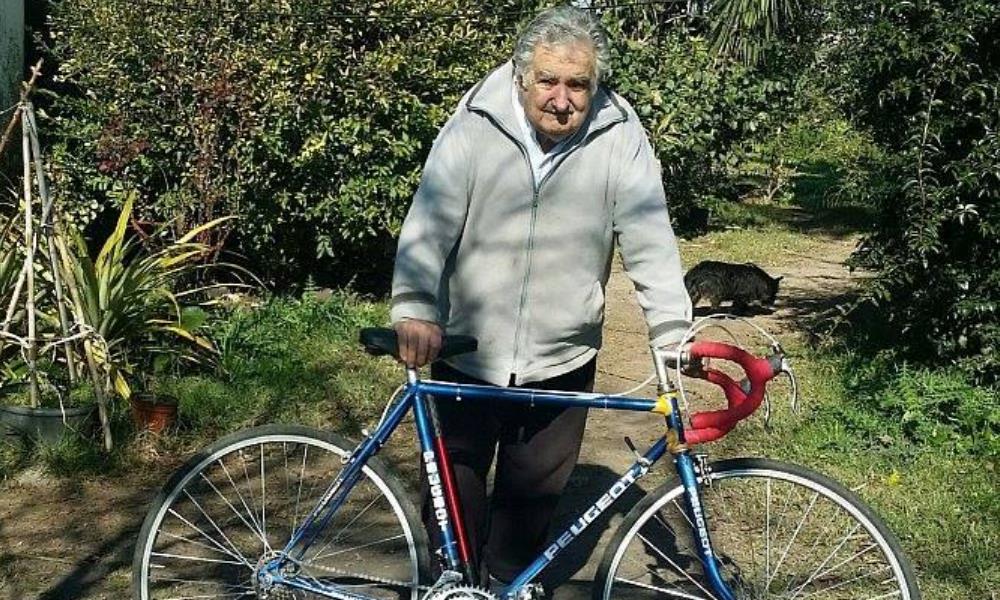 Pepe Mujica llega a San Juan para participar del Panamericano de Ciclismo: «la bicicleta hace que la gente sea más feliz» Pepe Mujica llega a San Juan para participar del Panamericano de Ciclismo: «la bicicleta hace que la gente sea más feliz»