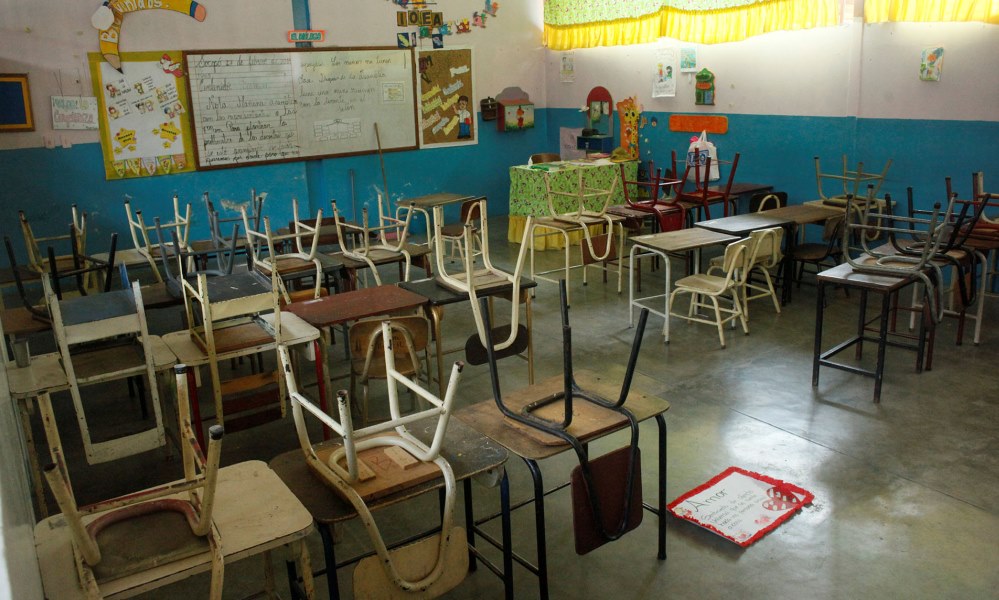 Hubo un 70% de ausentismo de docentes entre las escuelas de nivel primario y secundario. Hubo un 70% de ausentismo de docentes entre las escuelas de nivel primario y secundario.