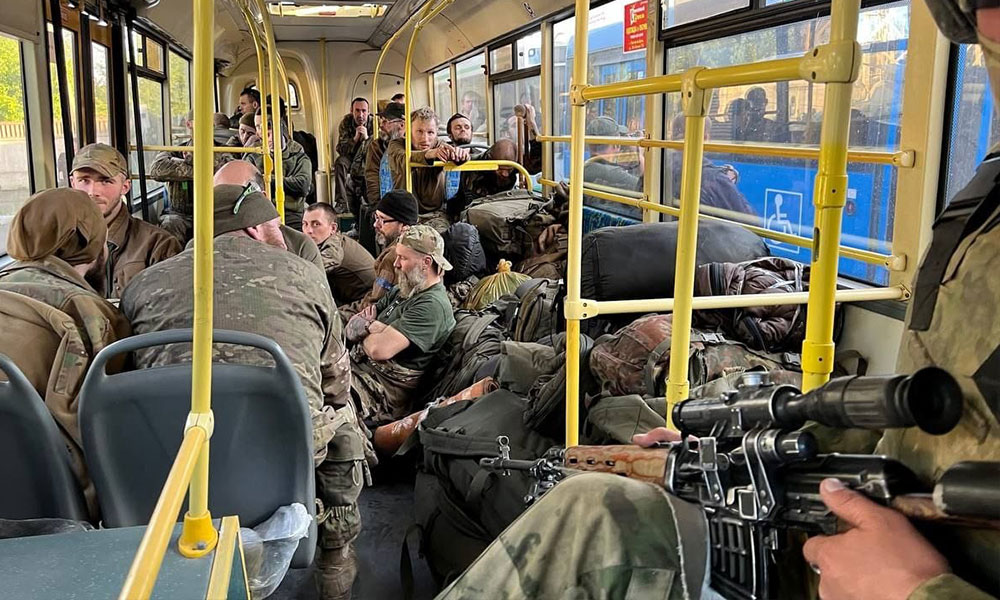 Mariúpol: se rinden a Rusia 1000 militantes nacionalistas de Azov y militares ucranianos.
