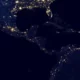 Investigadores identifican la pobreza desde el espacio analizando la luz nocturna.￼
