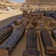 Egipto: Descubren 250 sarcófagos y 150 estatuas de bronce del siglo V antes de Cristo.  ￼
