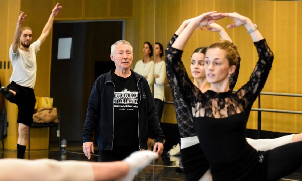 Bailarines del programa de formación del TB se capacitaron con referentes internacionales. Bailarines del programa de formación del TB se capacitaron con referentes internacionales.