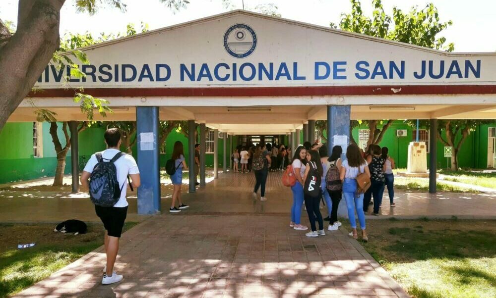 La Escuela de Ciencias de la Salud de la UNSJ tiene una nueva carrera. La Escuela de Ciencias de la Salud de la UNSJ tiene una nueva carrera.