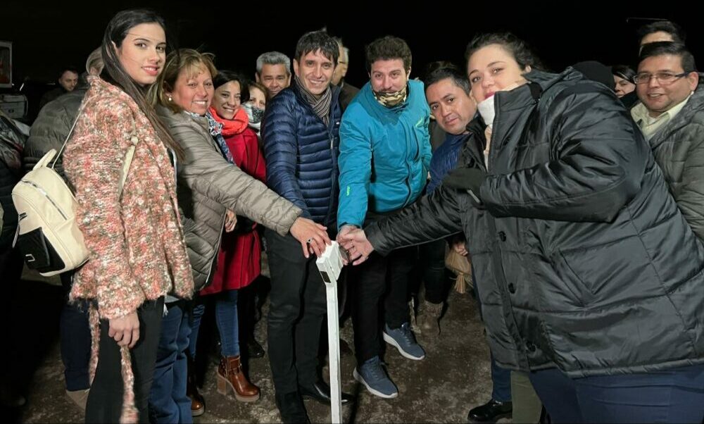 En San Martín inauguraron una importante obra de iluminación para las familias de Vistas de Pie de Palo. En San Martín inauguraron una importante obra de iluminación para las familias de Vistas de Pie de Palo.