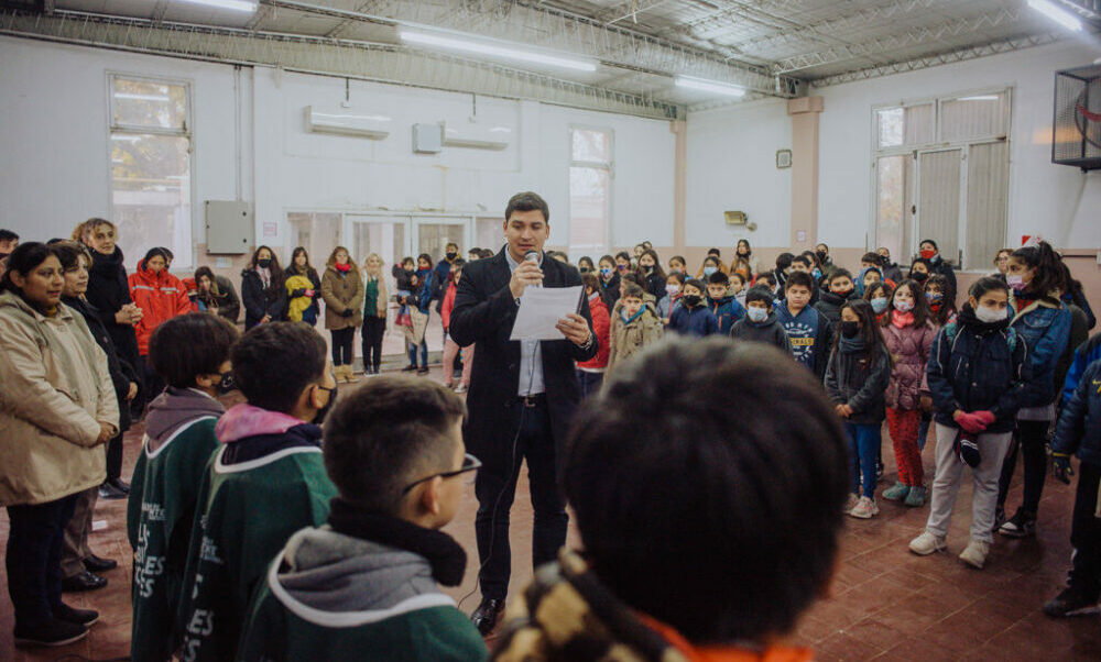 Alumnos de la escuela Timoteo Maradona se comprometieron a trabajar por el cuidado del ambiente. Alumnos de la escuela Timoteo Maradona se comprometieron a trabajar por el cuidado del ambiente.