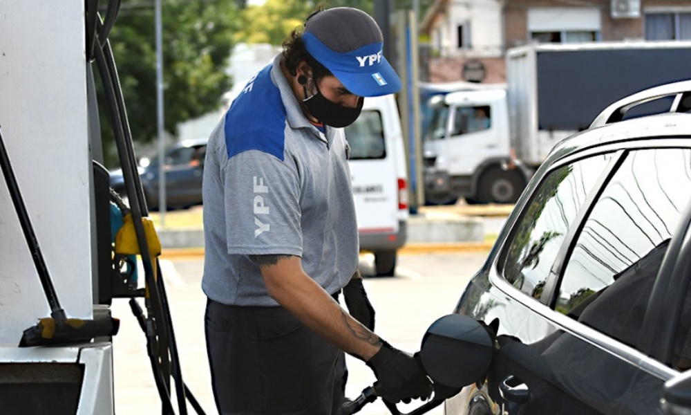 Los vehículos con patente extranjera sólo podrán cargar Infinia Diesel a un precio de 0 el litro. Los vehículos con patente extranjera sólo podrán cargar Infinia Diesel a un precio de 0 el litro.