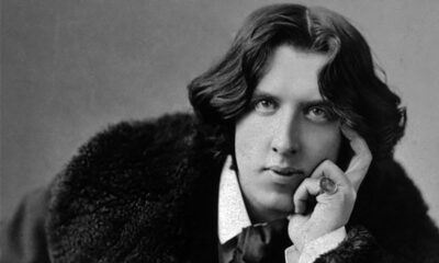 Se publican «Los procesos de Oscar Wilde», juicio al que fue sometido por ser homosexual.