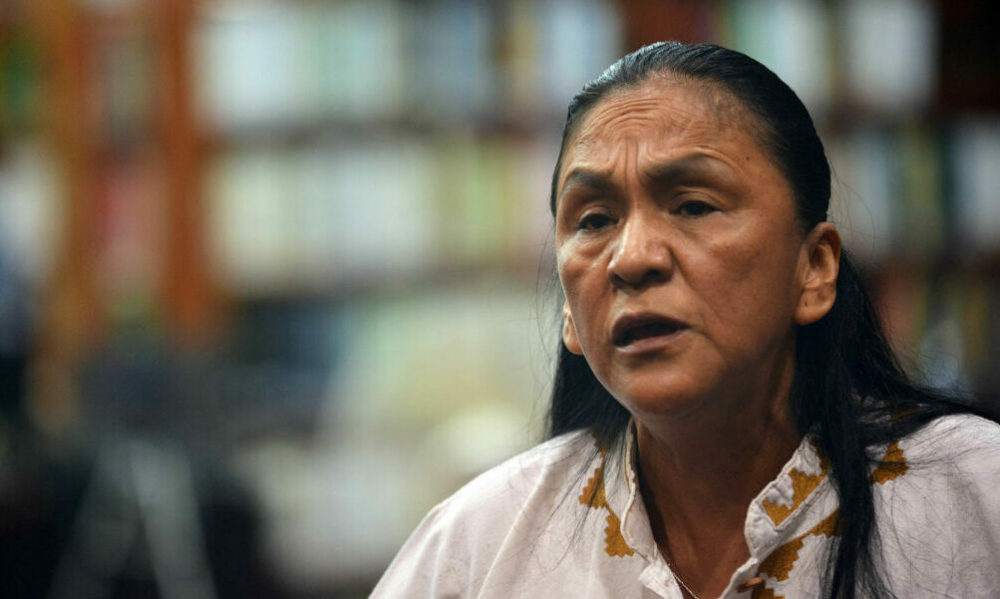 El Presidente está viajando a Jujuy para ver a Milagro Sala, quien permanece internada. El Presidente está viajando a Jujuy para ver a Milagro Sala, quien permanece internada.