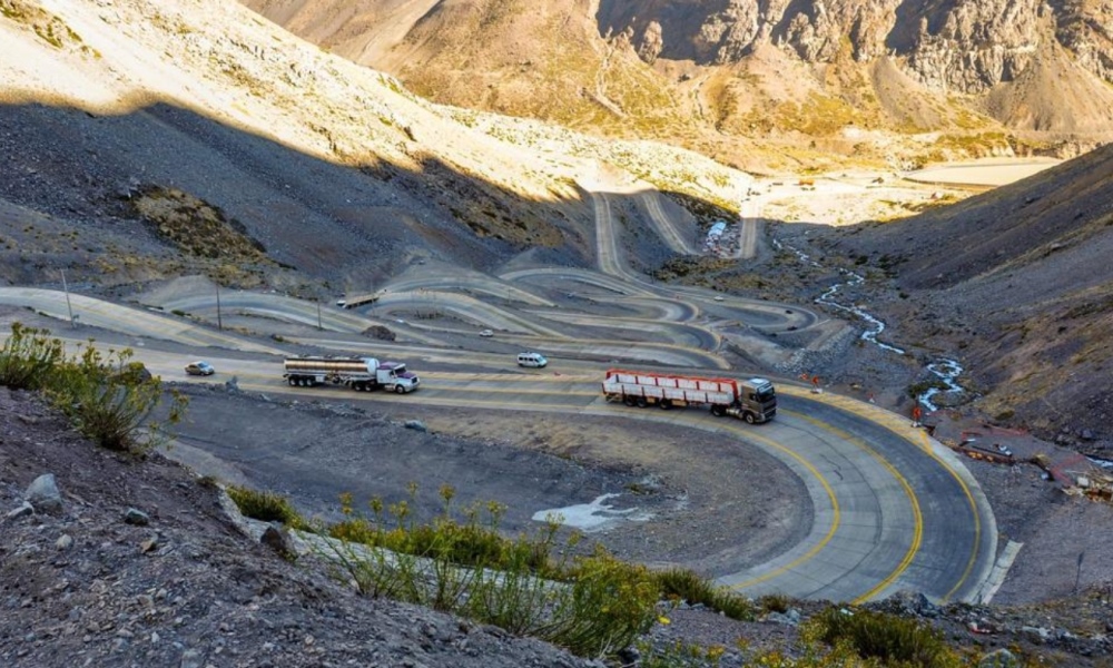 Argentina y Chile analizaron inversiones conjuntas en los pasos fronterizos entre ambos países. Argentina y Chile analizaron inversiones conjuntas en los pasos fronterizos entre ambos países.