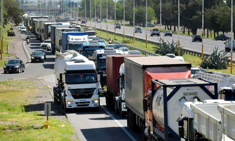 Kulfas dijo que están en condiciones de «garantizar el abastecimiento» de gas y gasoil. Kulfas dijo que están en condiciones de «garantizar el abastecimiento» de gas y gasoil.