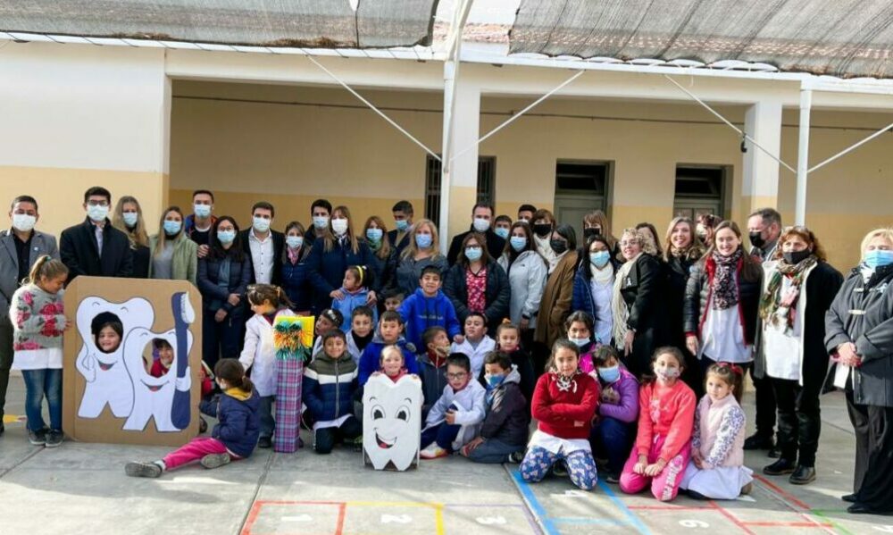 Se realizó una gran campaña de salud bucal en las escuelas de San Martín. Se realizó una gran campaña de salud bucal en las escuelas de San Martín.