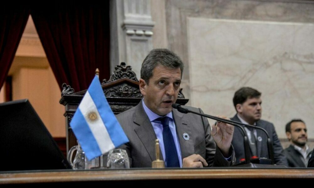 Sergio Massa se cruzó con Fernando Iglesias y lo calló a los gritos en plena sesión de Diputados: “Cállese la boca.” Sergio Massa se cruzó con Fernando Iglesias y lo calló a los gritos en plena sesión de Diputados: “Cállese la boca.”