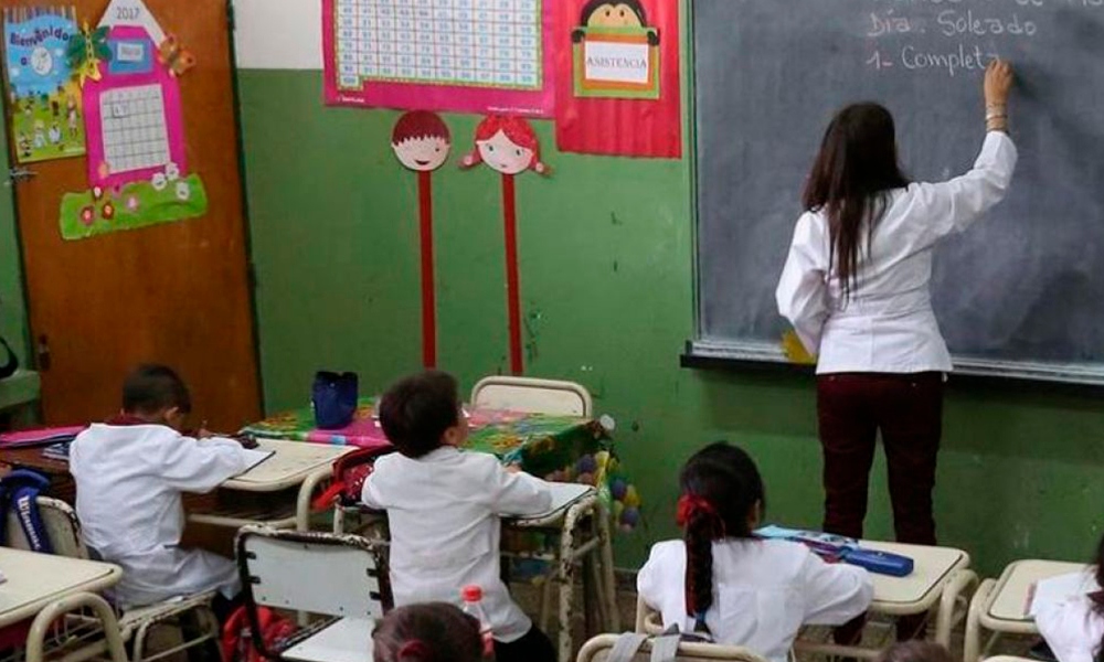 No se suspende la actividad escolar. No se suspende la actividad escolar.