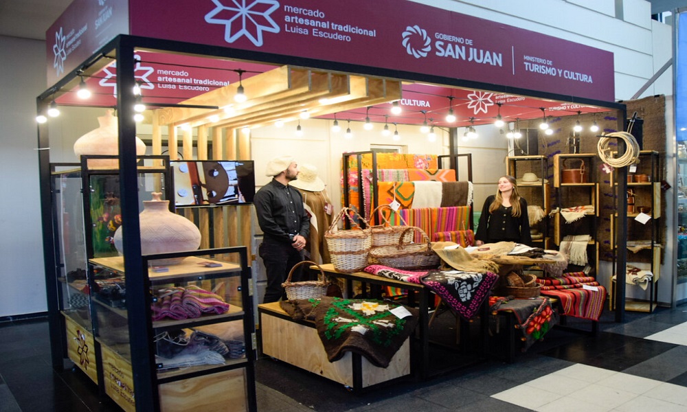 Premiaron al stand de San Juan en la Expo Rural 2022 por sus artesanías. Premiaron al stand de San Juan en la Expo Rural 2022 por sus artesanías.