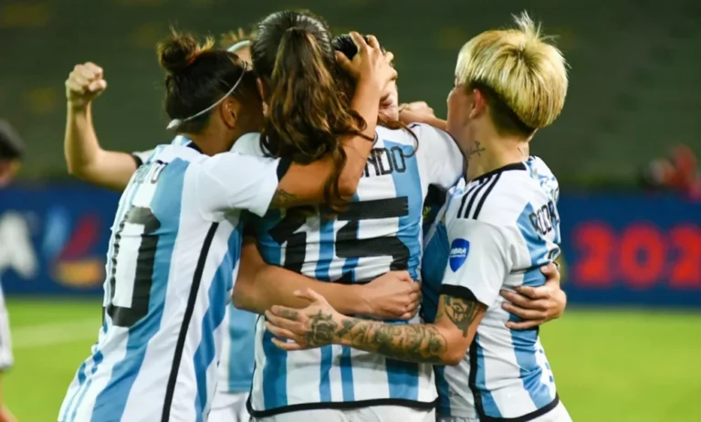 Argentina va por la final de la Copa América femenina y la clasificación al Mundial. Argentina va por la final de la Copa América femenina y la clasificación al Mundial.