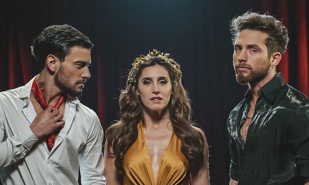 Soledad presentó «Yo no te pido la luna» junto a MYA. Soledad presentó «Yo no te pido la luna» junto a MYA.