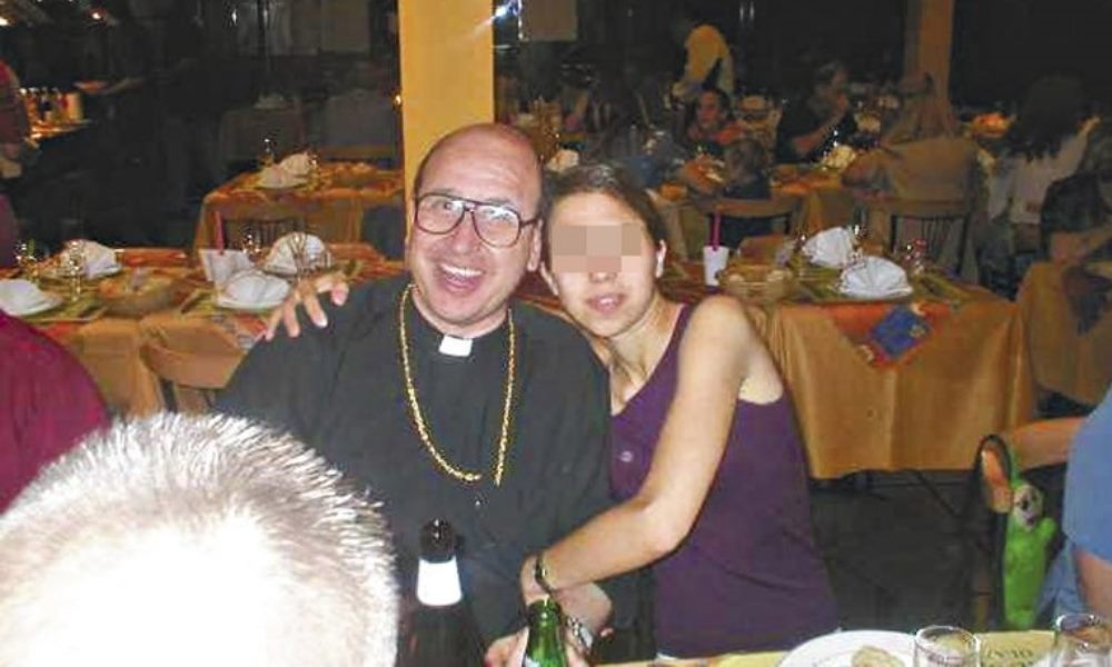 Narcotráfico y religiosidad: cayó Mario Mingolla Montrezza, «Pontífice» del terrorismo de Estado. Narcotráfico y religiosidad: cayó Mario Mingolla Montrezza, «Pontífice» del terrorismo de Estado.