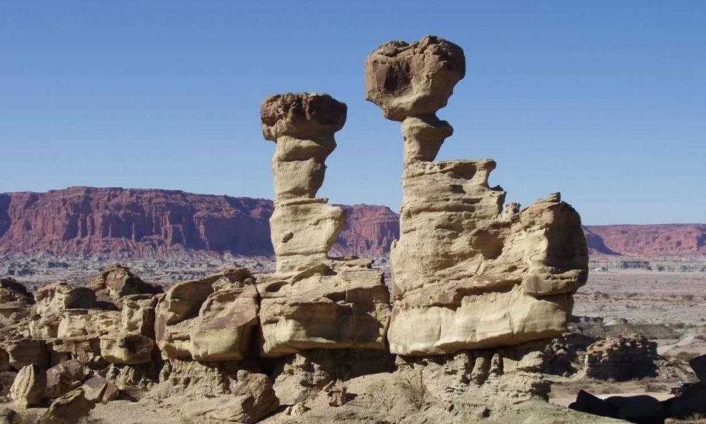 Por primera vez, el Parque Ischigualasto expone una muestra pictórica. Por primera vez, el Parque Ischigualasto expone una muestra pictórica.