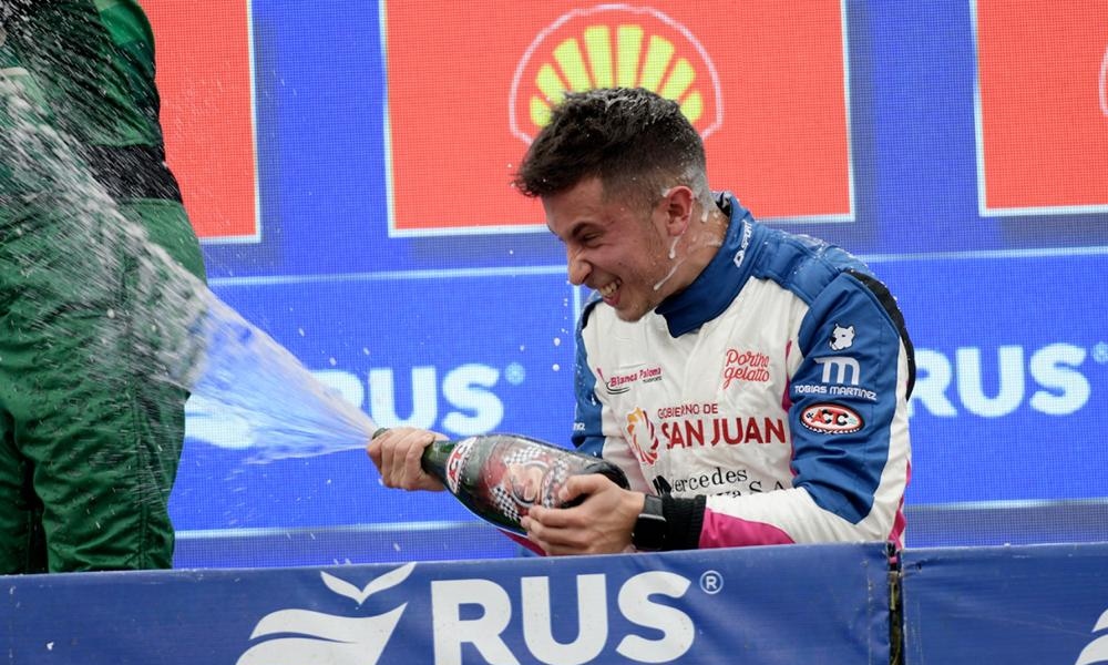Tobías Martínez: el sanjuanino que nos representará en el TC Pista por la 9º fecha en San Juan Villicum. Tobías Martínez: el sanjuanino que nos representará en el TC Pista por la 9º fecha en San Juan Villicum.