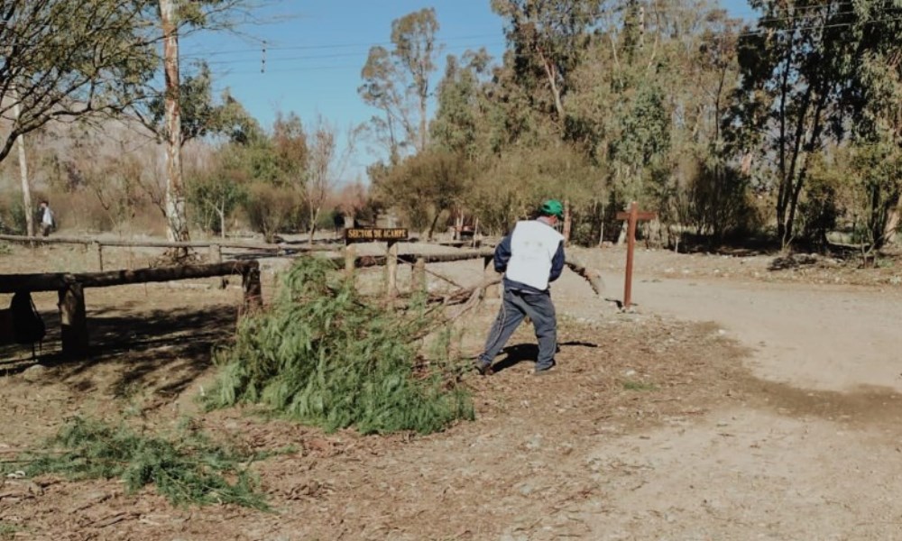 Realizan trabajos para prevenir futuros incendios en el Parque Sarmiento. Realizan trabajos para prevenir futuros incendios en el Parque Sarmiento.
