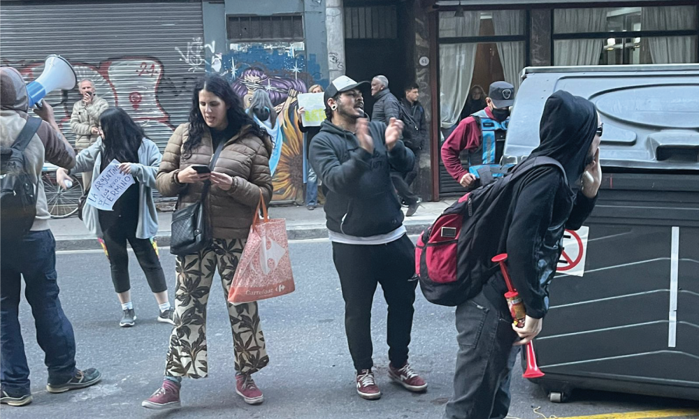 La APDH repudió vandalismo contra Instituto Patria y amenazas contra vicepresidenta. La APDH repudió vandalismo contra Instituto Patria y amenazas contra vicepresidenta.