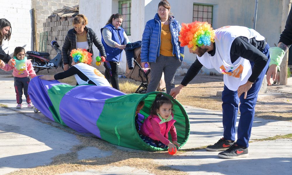 “Jugá Conmigo”: Se puso en acción la primera Ludoteca Itinerante en Villa Huarpes de Pocito. “Jugá Conmigo”: Se puso en acción la primera Ludoteca Itinerante en Villa Huarpes de Pocito.