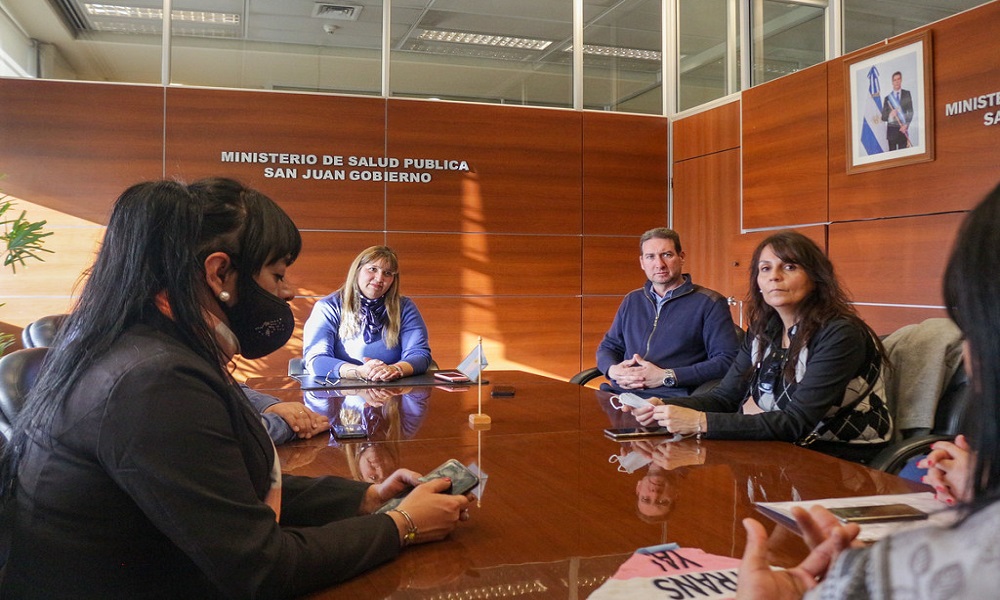 La ministra de Salud se reunió con referentes de organizaciones LGBTQ+. La ministra de Salud se reunió con referentes de organizaciones LGBTQ+.