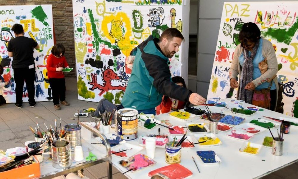 ¡No te lo pierdas! El Museo Franklin Rawson celebra el Mes de las Infancias con magia y diversión. ¡No te lo pierdas! El Museo Franklin Rawson celebra el Mes de las Infancias con magia y diversión.