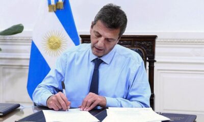 Massa ajusta detalles de su viaje a Estados Unidos para conseguir más reservas.