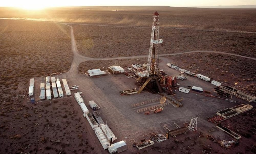 YPF financiará la construcción de una mega terminal para exportar el crudo de Vaca Muerta. YPF financiará la construcción de una mega terminal para exportar el crudo de Vaca Muerta.