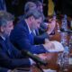 Uñac firmó convenios con Nación para transformar planes sociales en trabajo. 