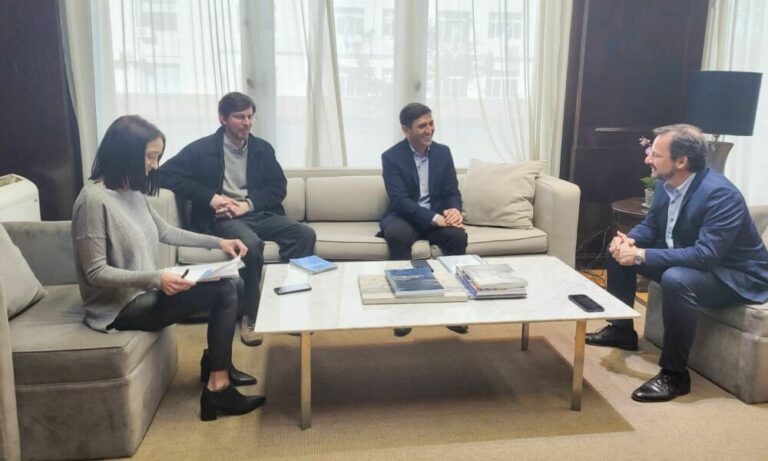 San Martín apuesta a la tecnología como herramienta laboral y de conocimiento. San Martín apuesta a la tecnología como herramienta laboral y de conocimiento.