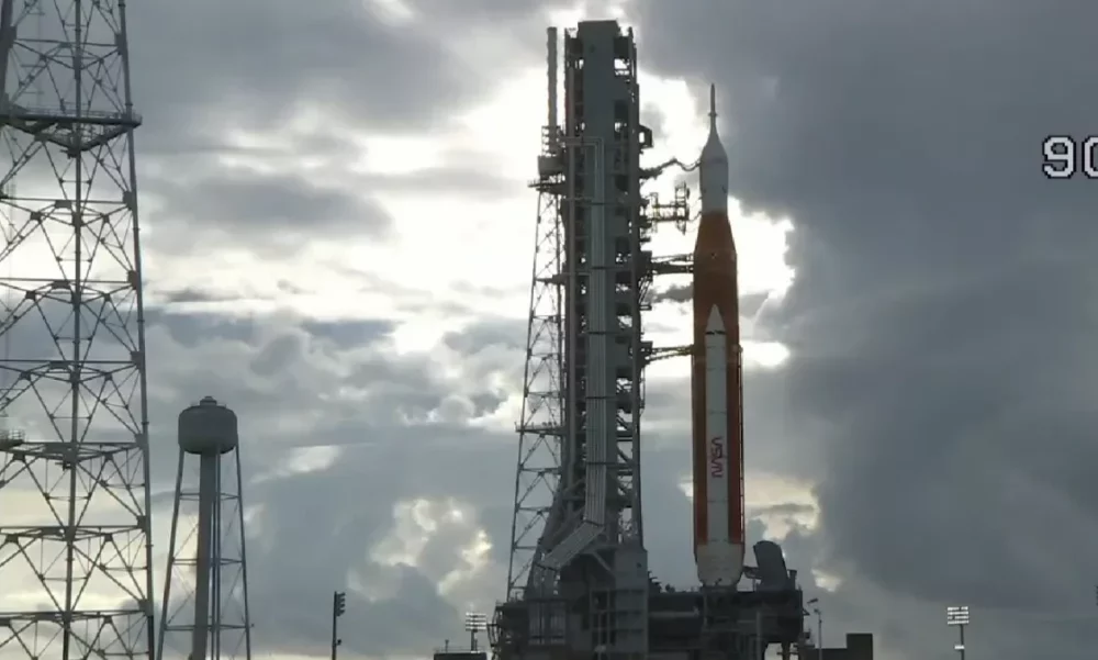 Se canceló el lanzamiento de la misión Artemis I a la Luna por un problema en el motor. Se canceló el lanzamiento de la misión Artemis I a la Luna por un problema en el motor.