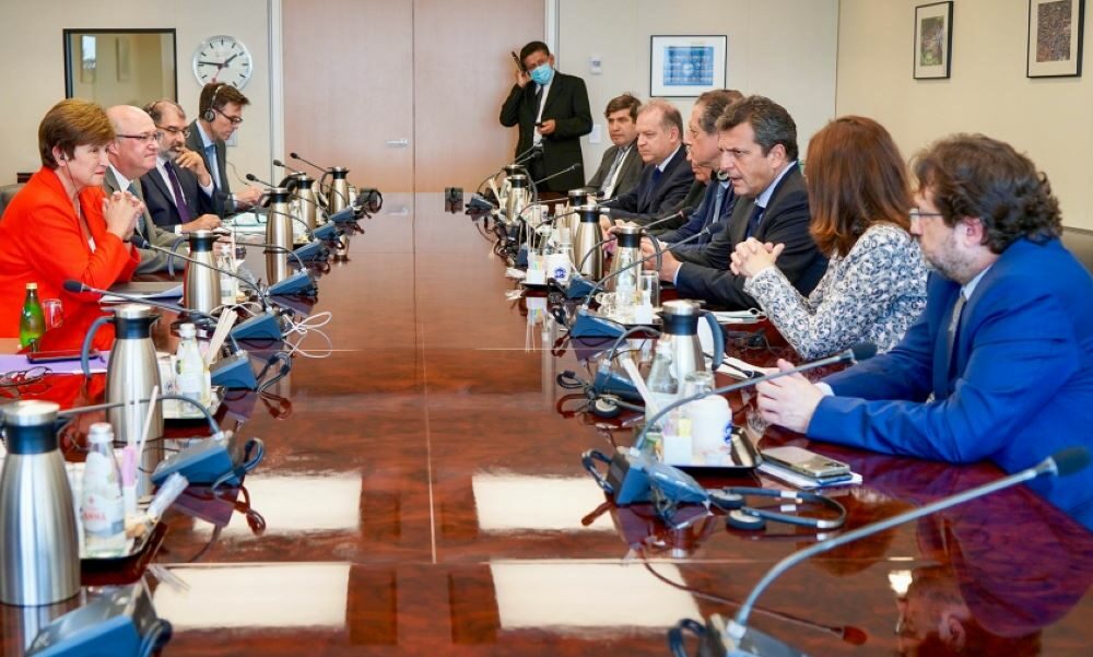 Massa logró apoyo político en EE.UU., anuncios de inversiones y respaldo de organismos. Massa logró apoyo político en EE.UU., anuncios de inversiones y respaldo de organismos.