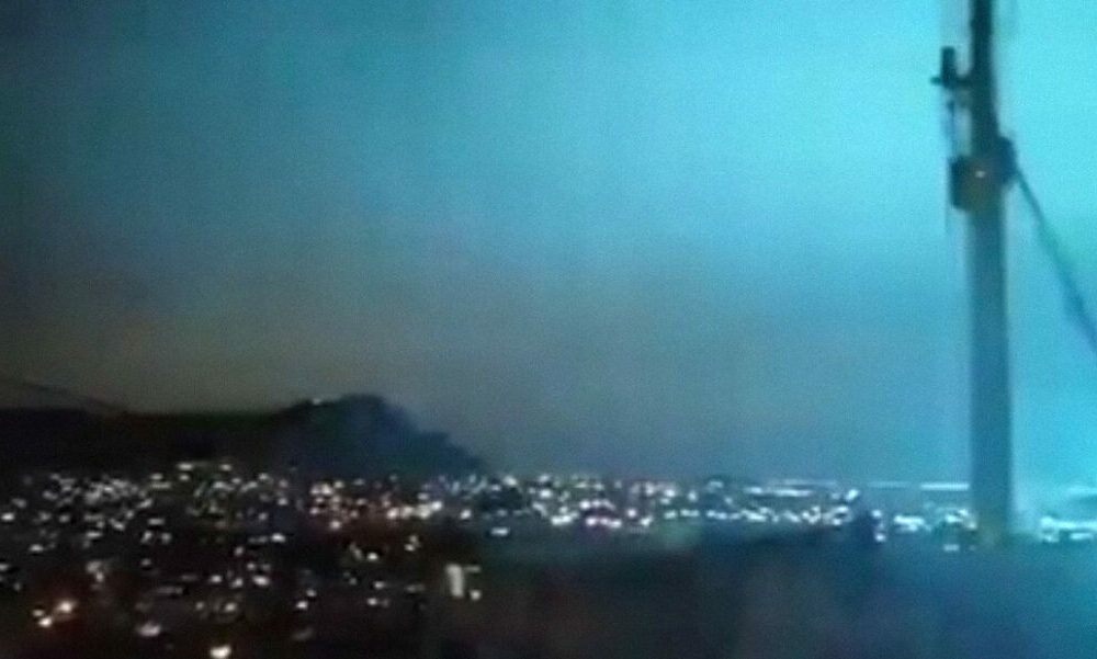Se ilumina el cielo de México con ‘luces de terremoto’ durante el sismo de magnitud 6,9. Se ilumina el cielo de México con ‘luces de terremoto’ durante el sismo de magnitud 6,9.