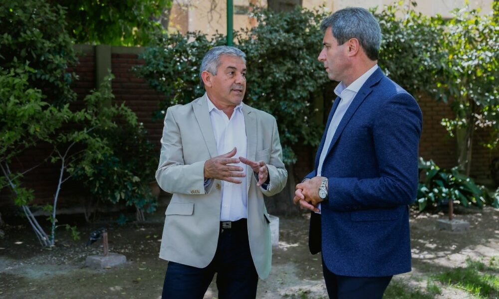 El intendente de Valle Fértil le presentó al gobernador un informe de daños por los incendios. El intendente de Valle Fértil le presentó al gobernador un informe de daños por los incendios.