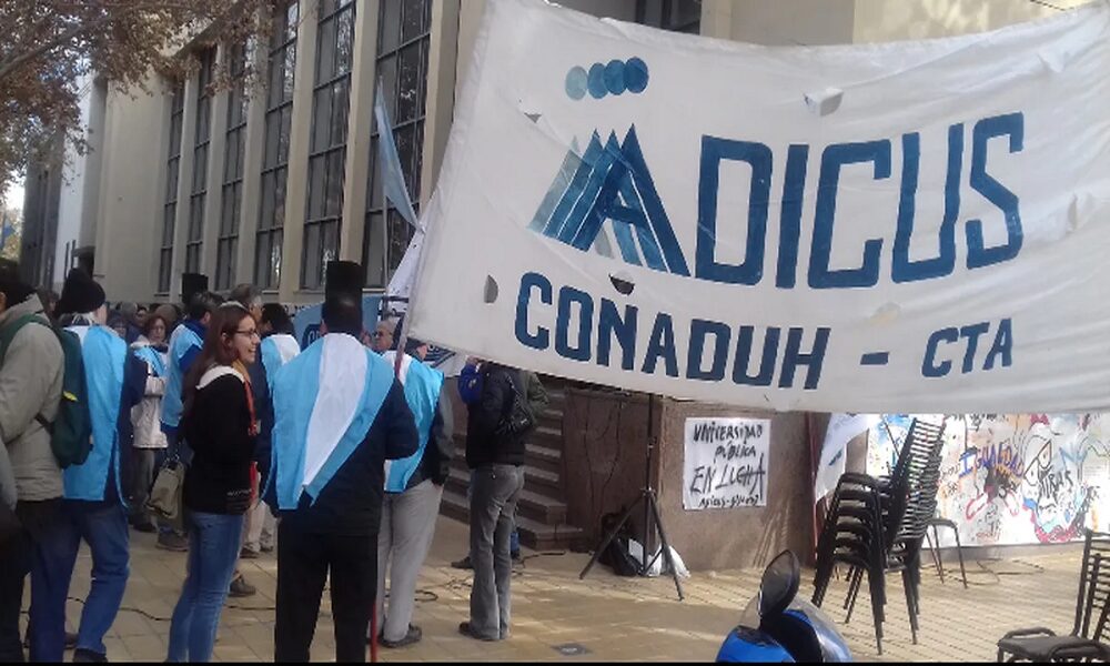 Universidad: ADICUS y SiDUNSJ tendrán tres jornadas de paro de actividades. Universidad: ADICUS y SiDUNSJ tendrán tres jornadas de paro de actividades.