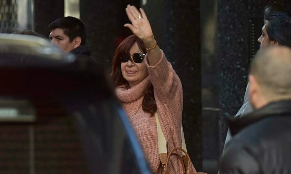 Atentado a CFK: Los avances de la investigación, los peritajes del arma y las hipótesis en juego. Atentado a CFK: Los avances de la investigación, los peritajes del arma y las hipótesis en juego.