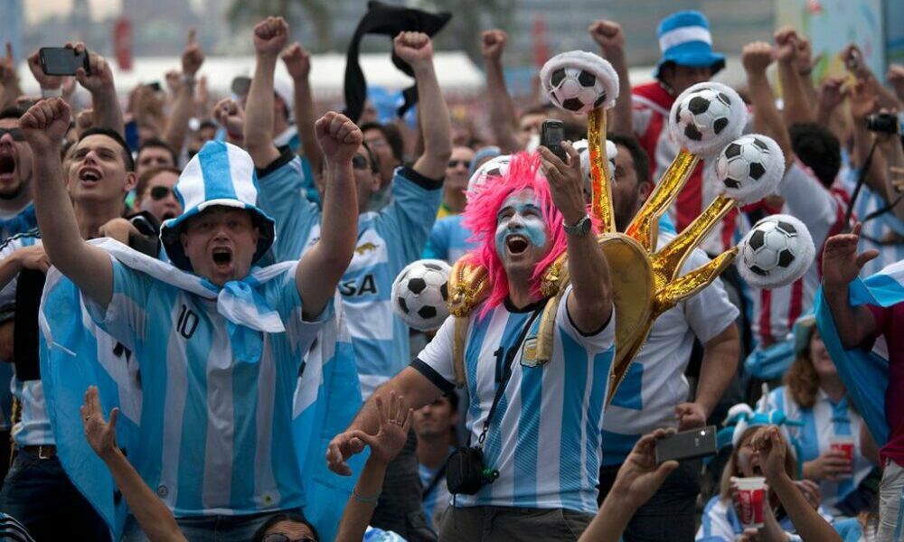 AFIP detectó irregularidades en monotributistas que compraron entradas para el Mundial. AFIP detectó irregularidades en monotributistas que compraron entradas para el Mundial.