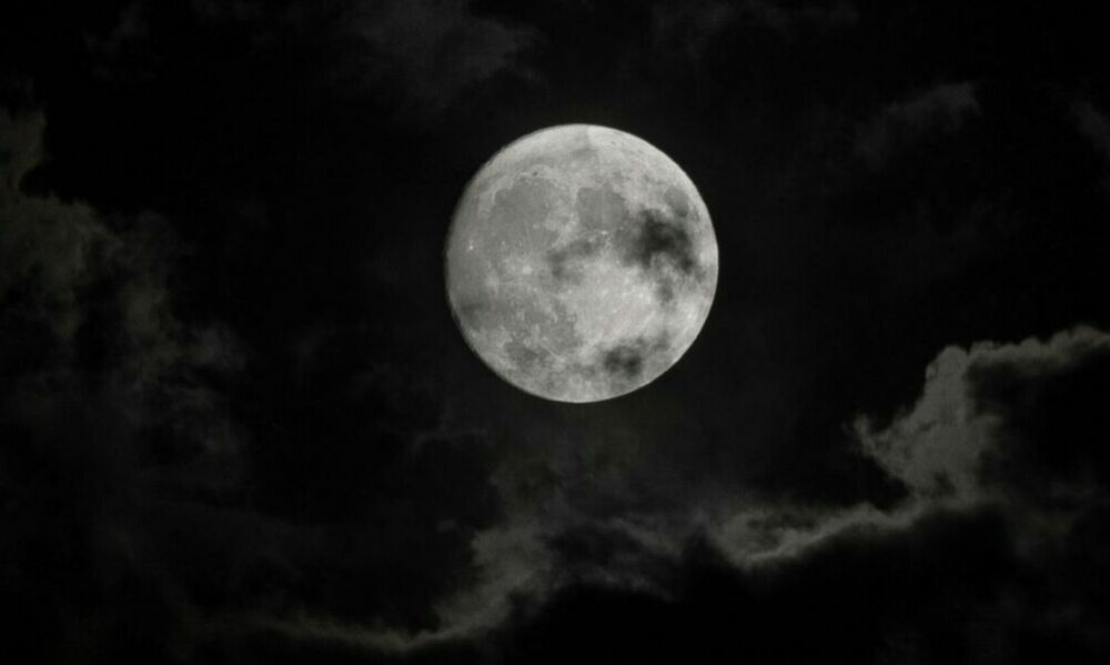 China descubrió un nuevo mineral en la Luna. China descubrió un nuevo mineral en la Luna.