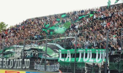 El club San Martín celebra 115 años y los hinchas organizaron un banderazo.
