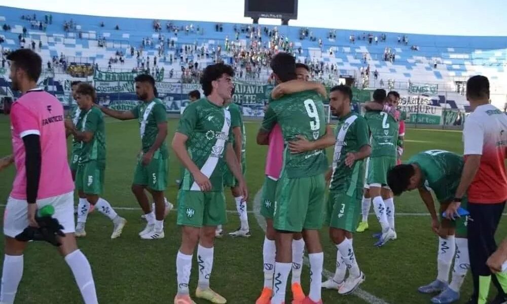 Fútbol local: Sportivo no pudo quedarse con la victoria y el Bohemio festejó y respira. Fútbol local: Sportivo no pudo quedarse con la victoria y el Bohemio festejó y respira.