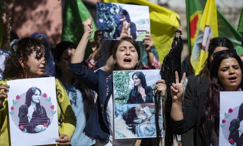 Al menos 200 muertos en Irán por la represión a las protestas tras la muerte de Amini. Al menos 200 muertos en Irán por la represión a las protestas tras la muerte de Amini.